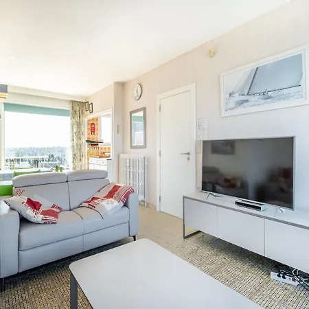 Penthouse With Sea View In Koksijde, Cleaning Included Apartment *