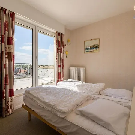 Penthouse With Sea View In Koksijde, Cleaning Included Apartment *