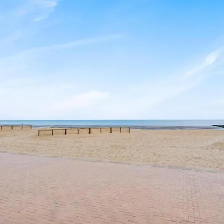 Penthouse With Sea View In Koksijde, Cleaning Included Apartment
